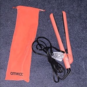 Amika 1 inch flat iron